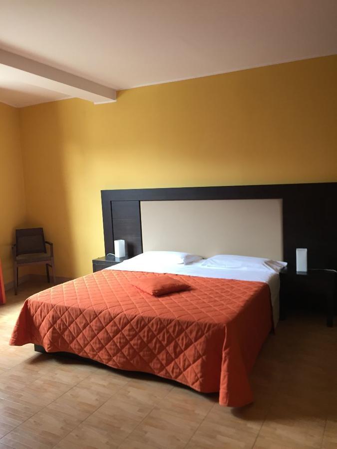 64Rooms Enna Exterior photo